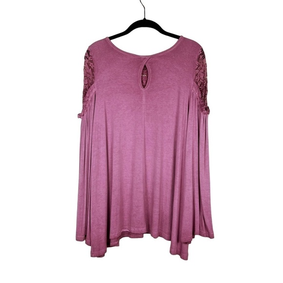 NWT Umgee Pink Lace Bell Sleeve Keyhole Back Tunic Top Size S - Picture 3 of 5